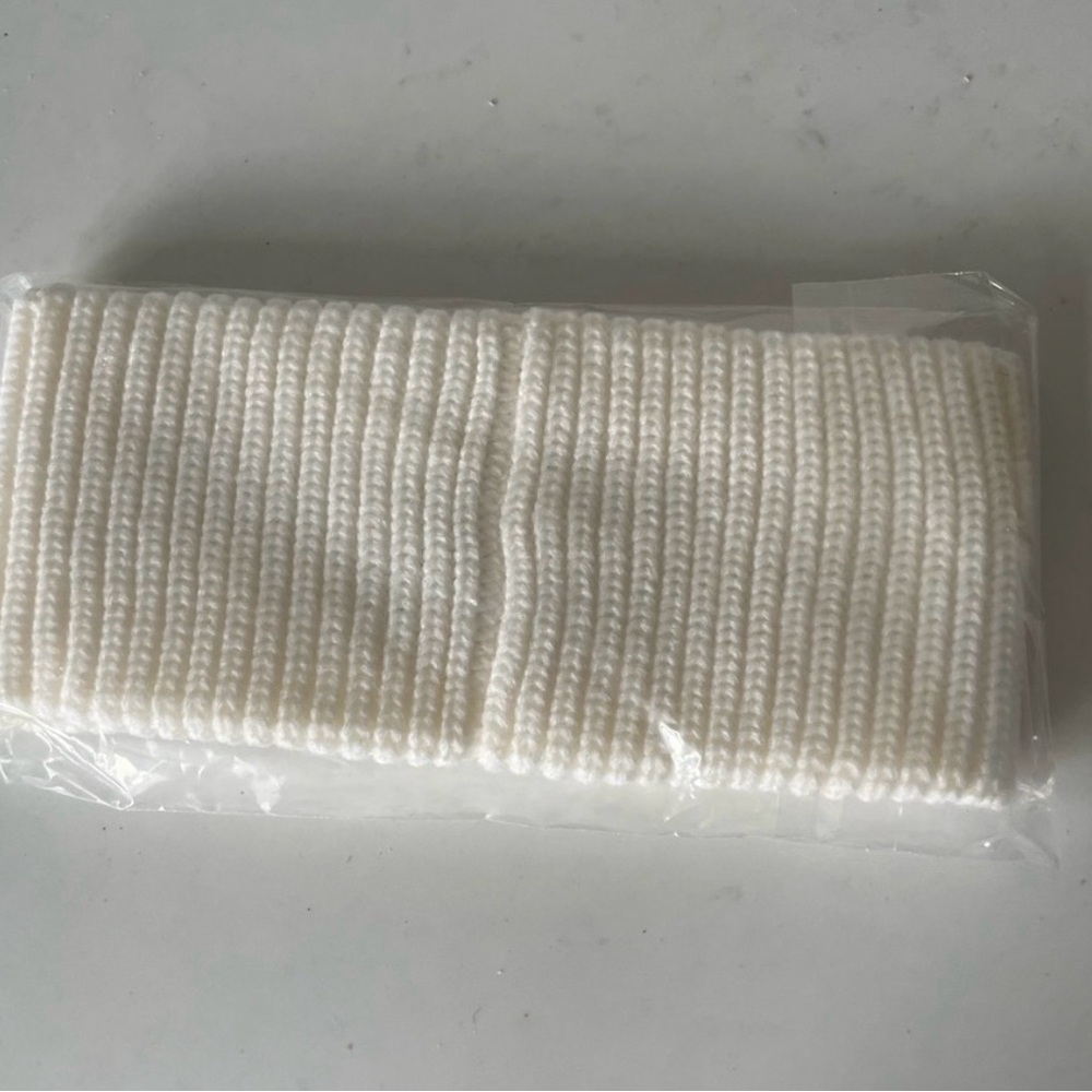 COACH Winter Cable knit Headband - Picture 2 of 3